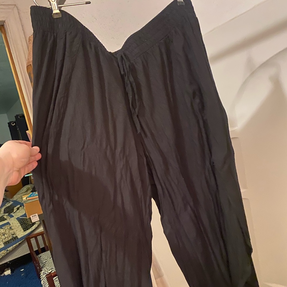 Maurice capris with slits on the sides